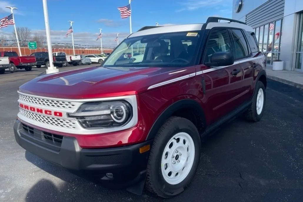 2025 Ford Bronco Sport Heritage photo 1
