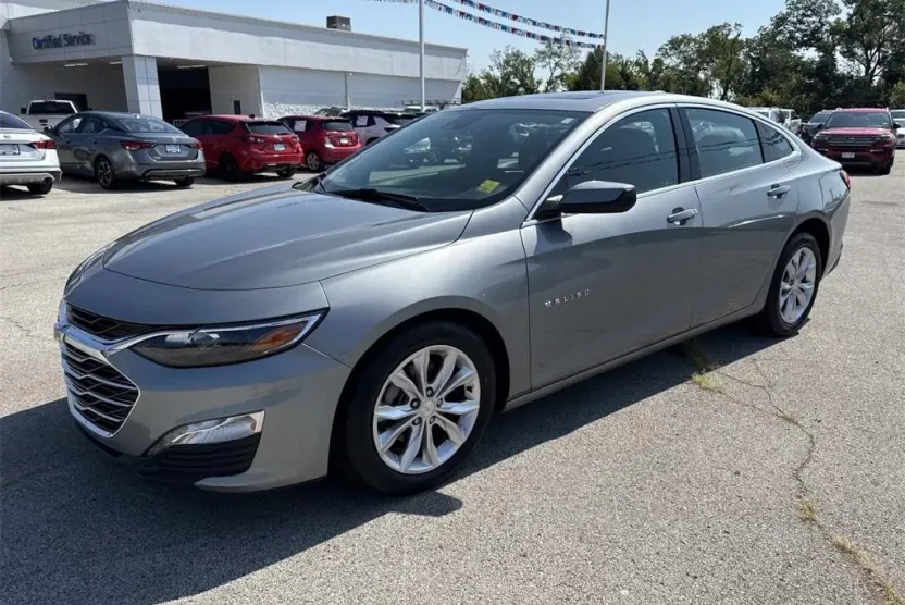 2024 Chevrolet Malibu 1LT photo 1