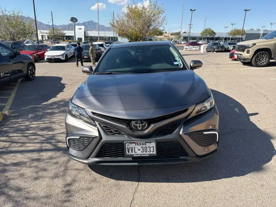 2024 Toyota Camry SE photo 1