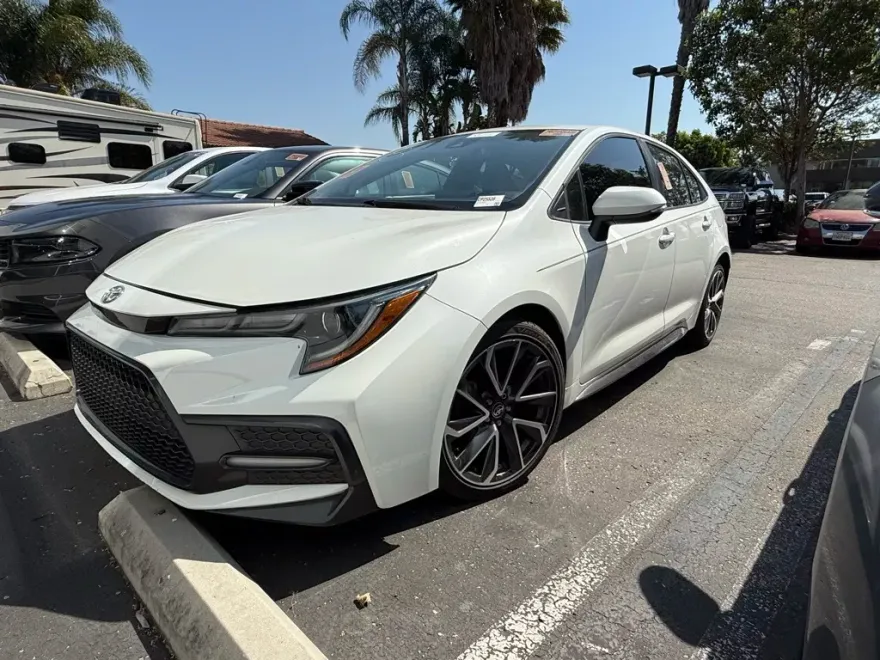 2020 Toyota Corolla SE photo 1