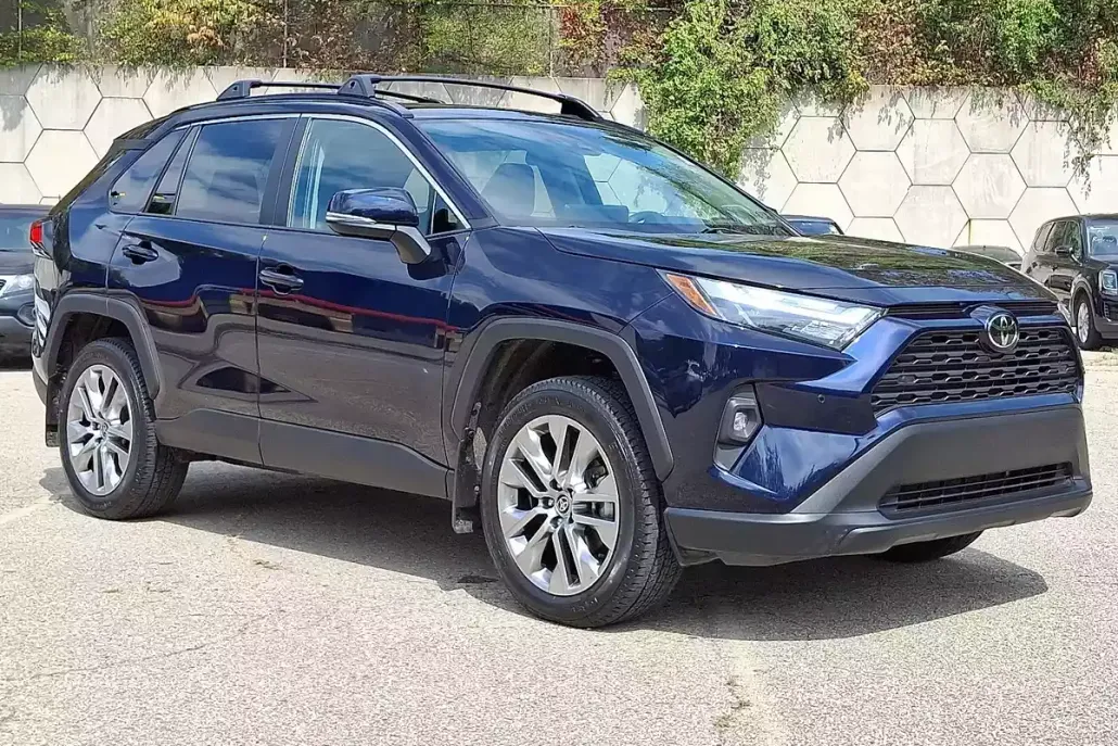2024 Toyota RAV4 XLE Premium photo 1