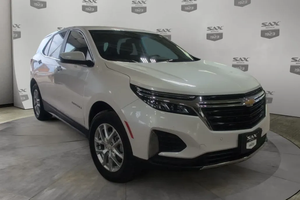 2024 Chevrolet Equinox LT photo 1
