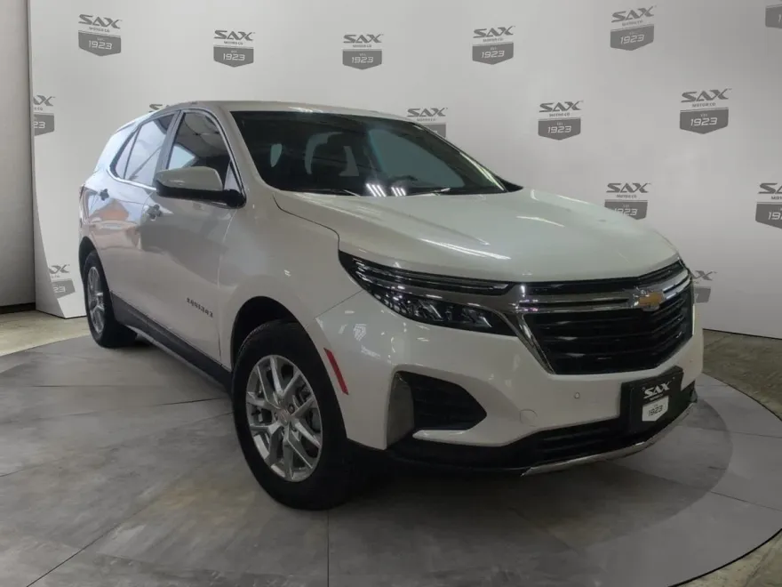 2024 Chevrolet Equinox LT photo 1