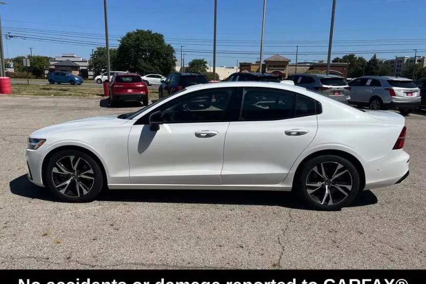 2024 Volvo S60 B5 Plus photo 1