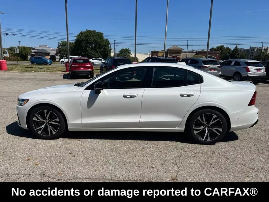 2024 Volvo S60 B5 Plus photo 1