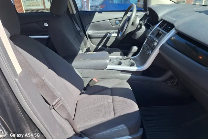 2012 Ford Edge SE photo 1