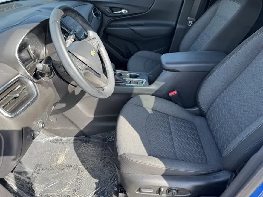 2024 Chevrolet Equinox LT photo 1