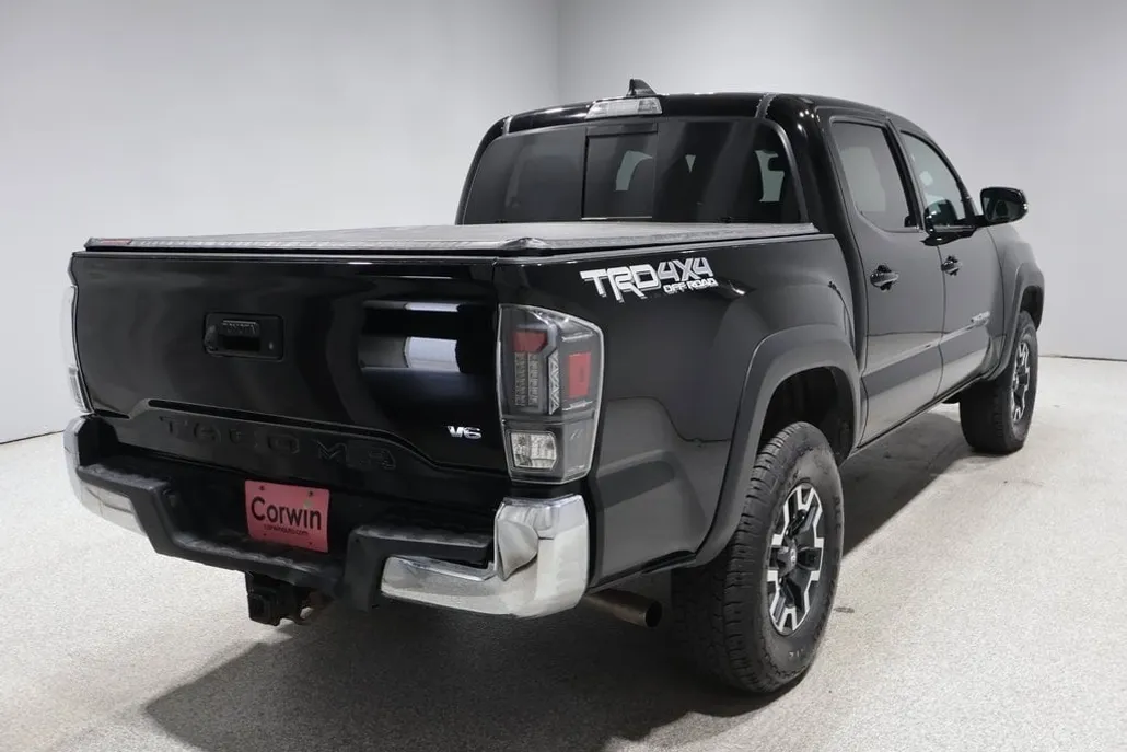 2023 Toyota Tacoma TRD Off-Road photo 1