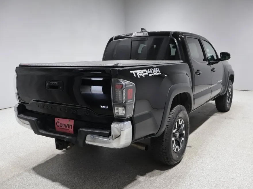 2023 Toyota Tacoma TRD Off-Road photo 1