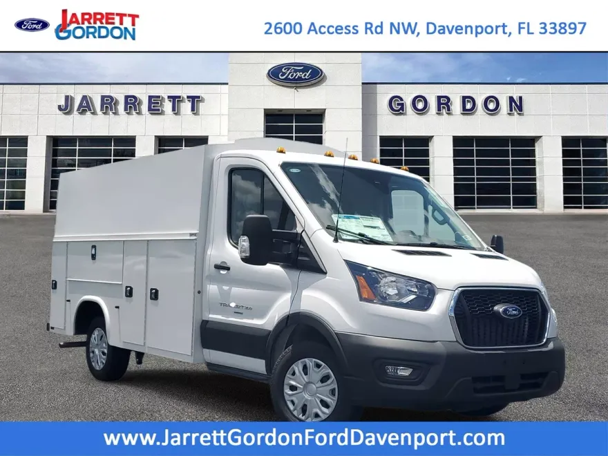 2025 Ford Transit Cutaway photo 1