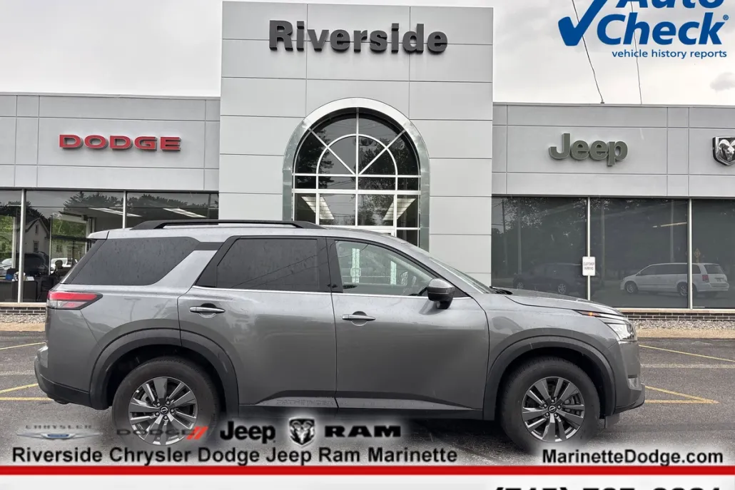 2024 Nissan Pathfinder SV photo 1