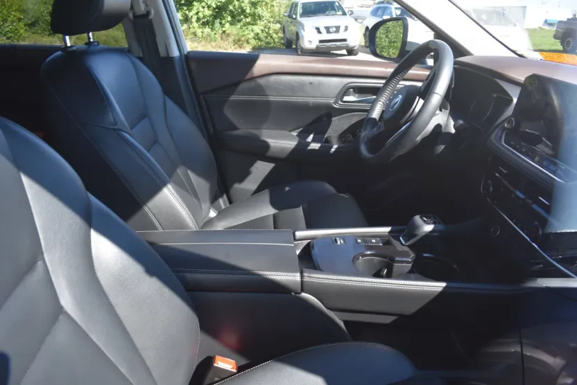 2021 Nissan Rogue SL photo 1