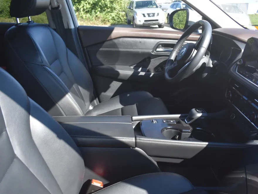 2021 Nissan Rogue SL photo 1