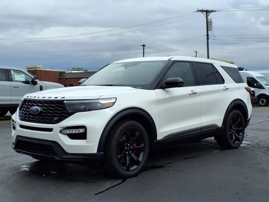 2022 Ford Explorer ST photo 1