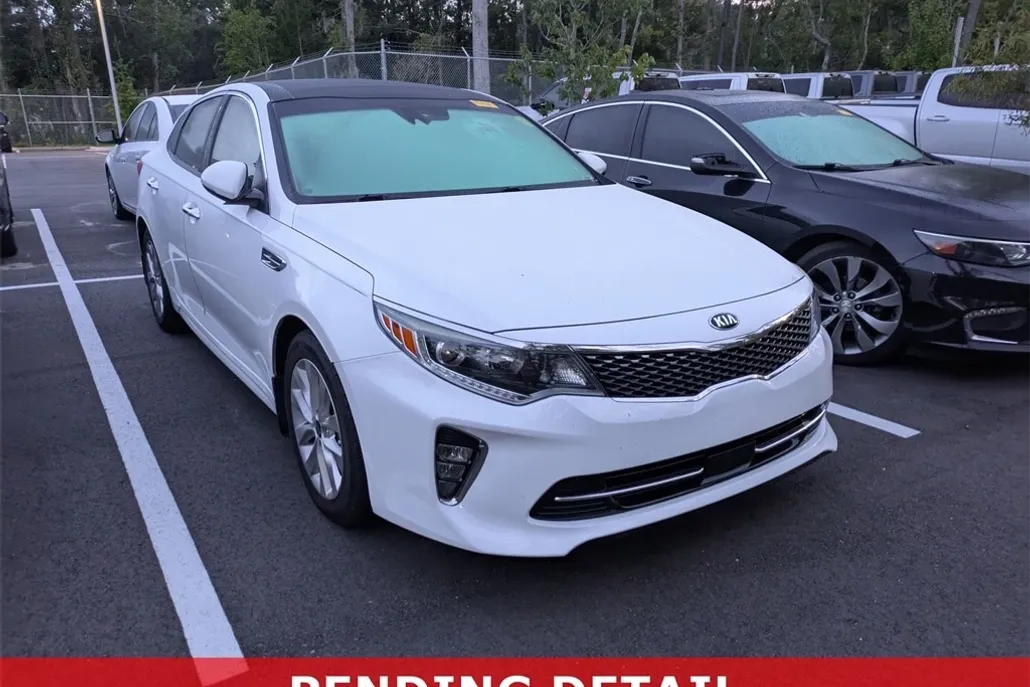 2018 Kia Optima EX photo 1