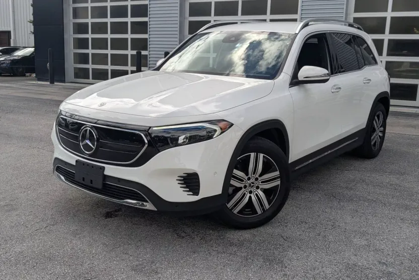 2023 Mercedes Benz EQB 300 4MATIC photo 1