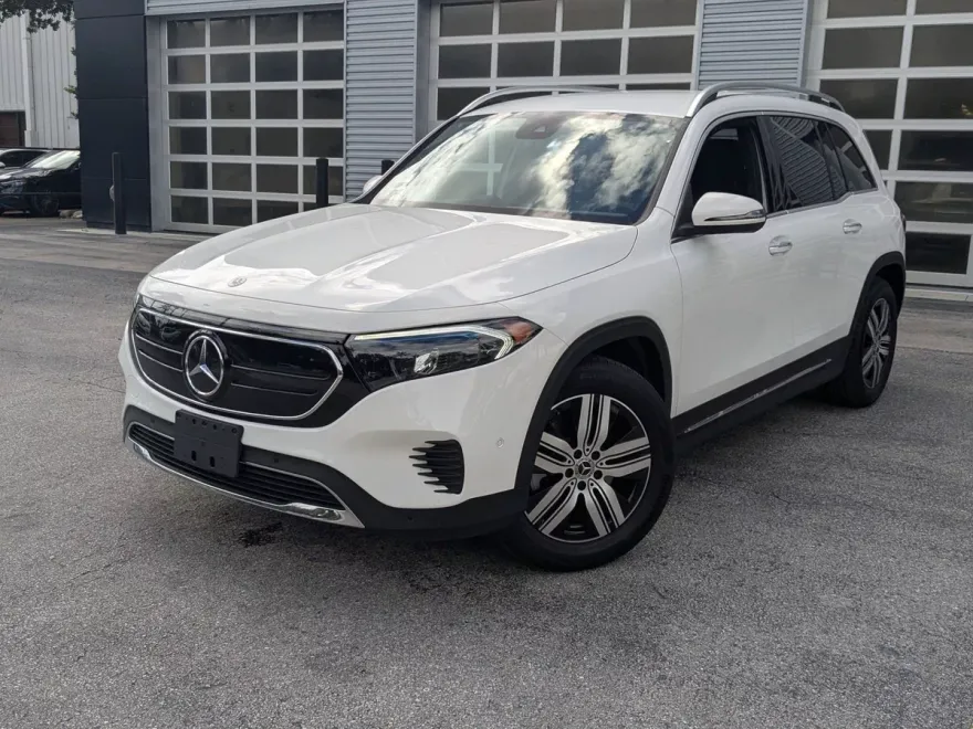 2023 Mercedes Benz EQB 300 4MATIC photo 1