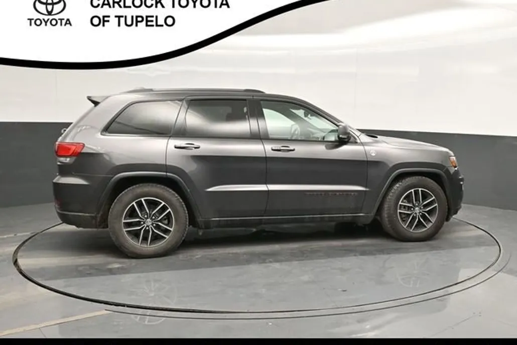 2017 Jeep Grand Cherokee Trailhawk photo 1