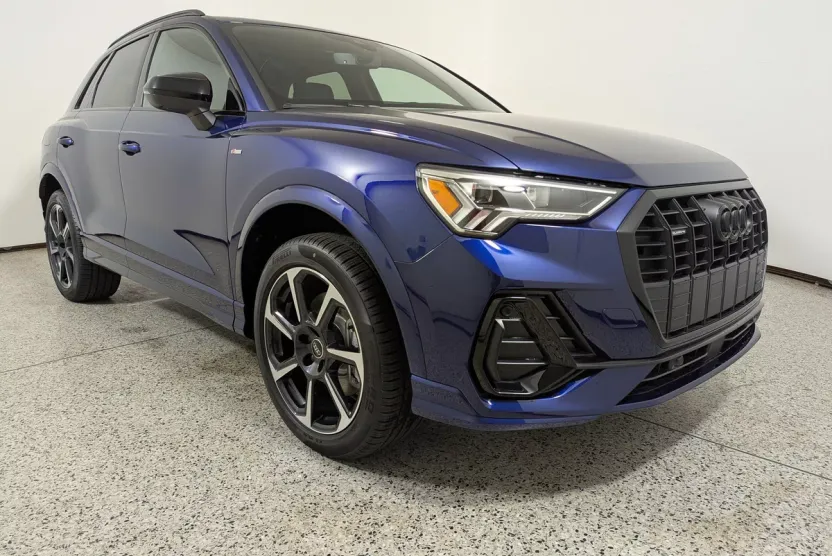 2025 Audi Q3 45 TFSI S line Premium Plus photo 1
