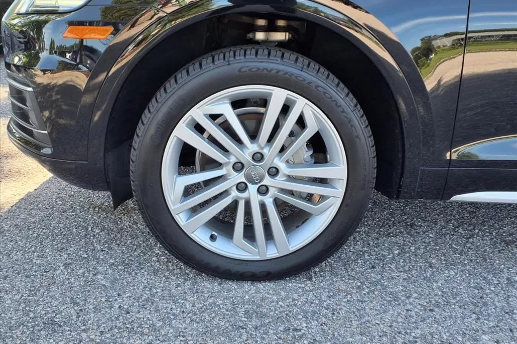 2020 Audi Q5 45 Premium Plus photo 1