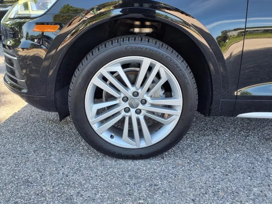 2020 Audi Q5 45 Premium Plus photo 1