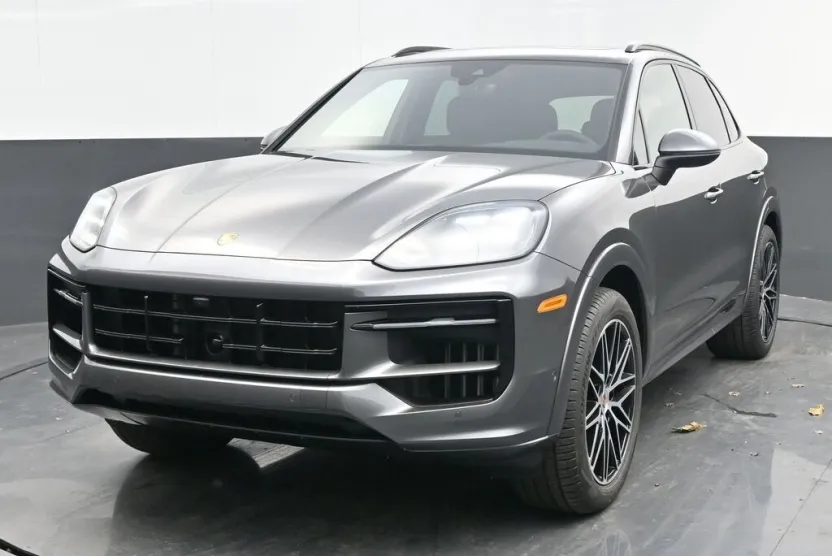 2025 Porsche Cayenne Base photo 1