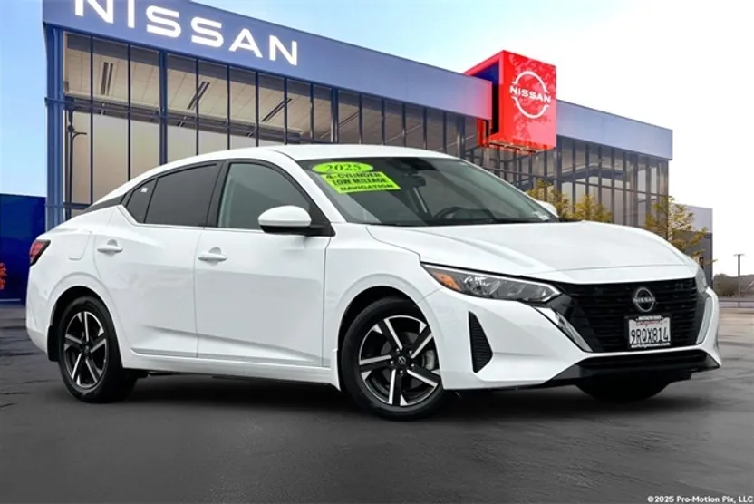 2025 Nissan Sentra SV photo 1