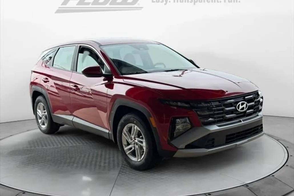 2025 Hyundai Tucson SE photo 1