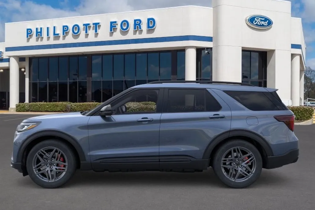 2025 Ford Explorer ST photo 1