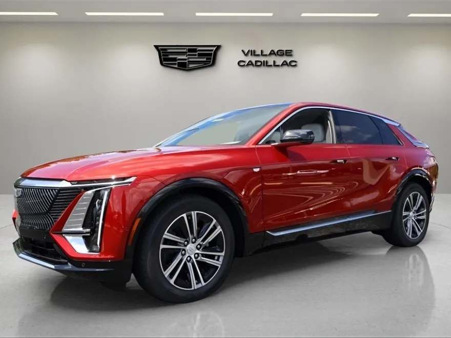 2025 Cadillac Lyriq Luxury photo 1