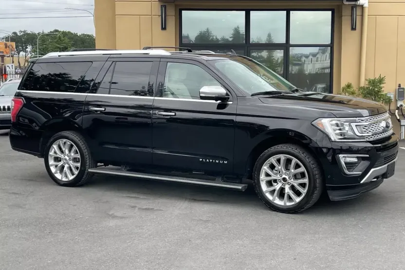 2018 Ford Expedition MAX Platinum photo 1
