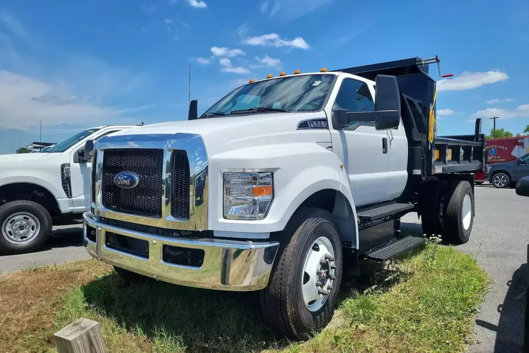 2024 Ford F-650 photo 1