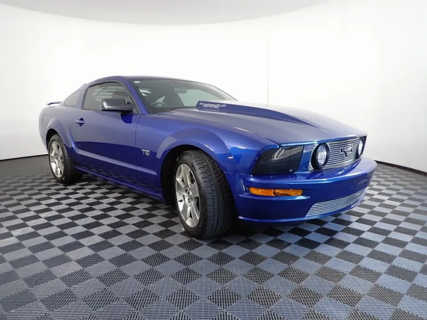 2008 Ford Mustang GT Deluxe photo 1