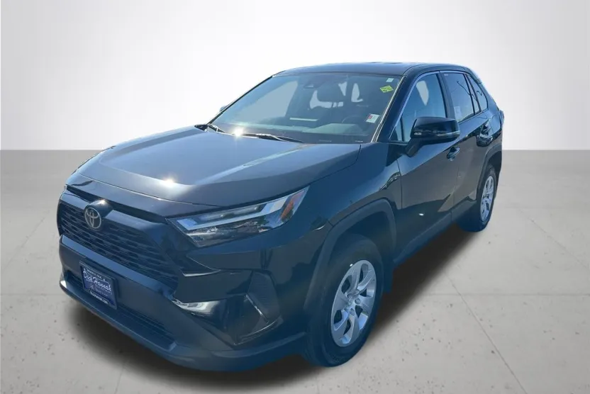 2025 Toyota RAV4 LE photo 1