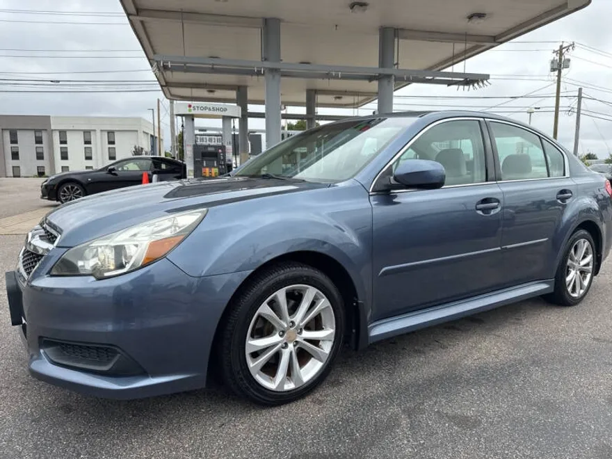 2013 Subaru Legacy 2.5i Sport photo 1
