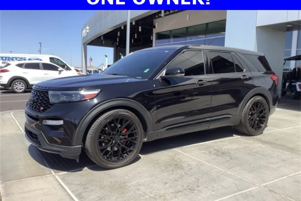 2022 Ford Explorer ST photo 1