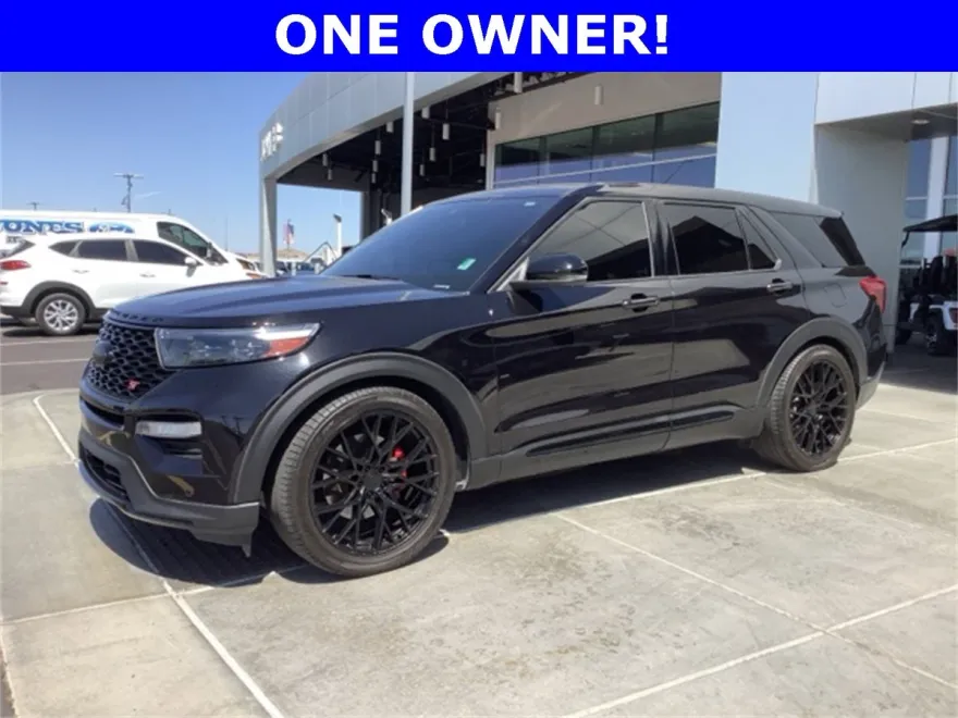 2022 Ford Explorer ST photo 1