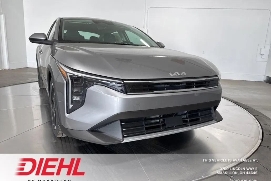 2025 Kia K4 EX photo 1