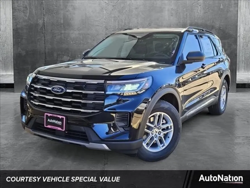 2025 Ford Explorer photo 1