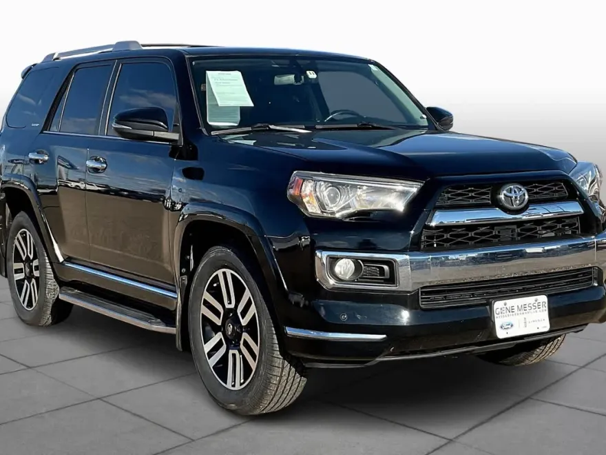 2016 Toyota 4Runner Limited photo 1