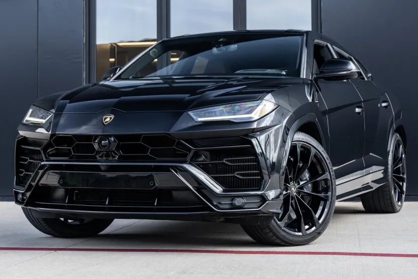 2021 Lamborghini Urus Base photo 1