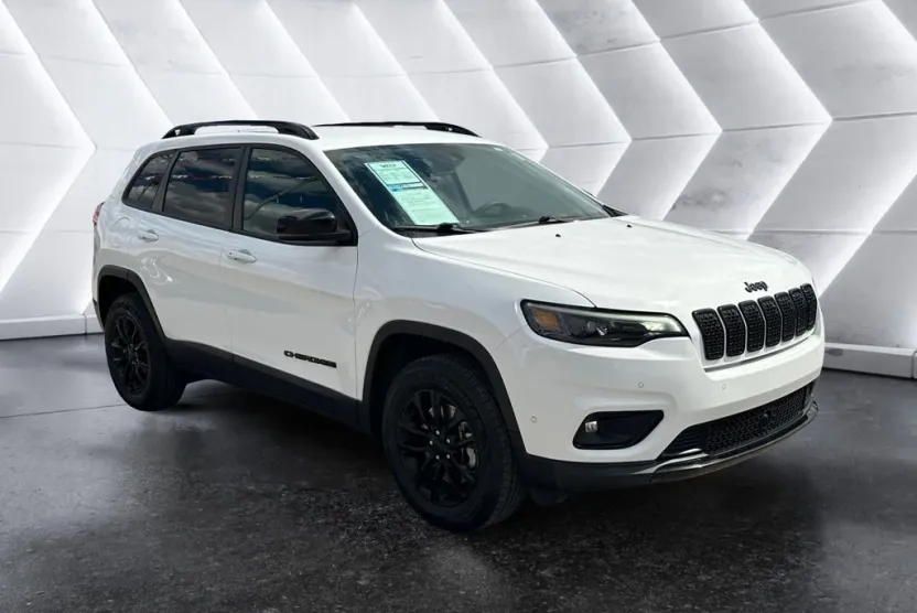 2023 Jeep Cherokee Altitude Lux photo 1