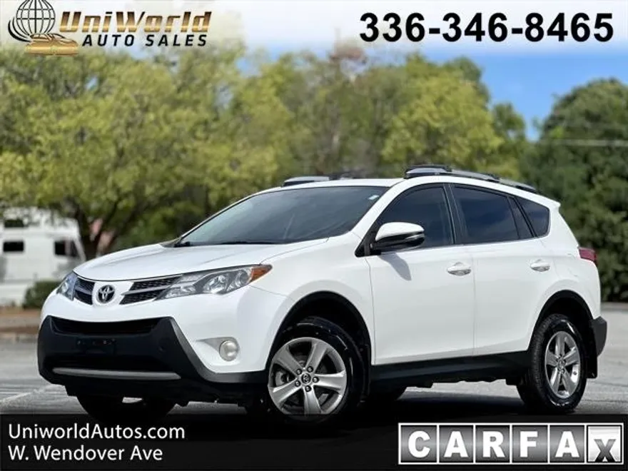 2015 Toyota RAV4 XLE photo 1