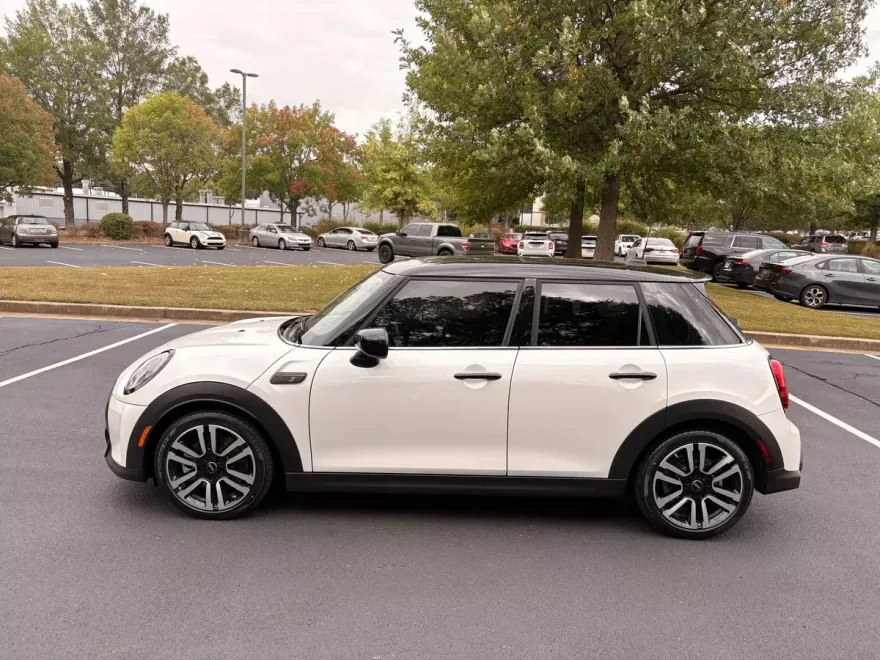 2024 Mini Cooper 4 Door Hardtop S photo 1