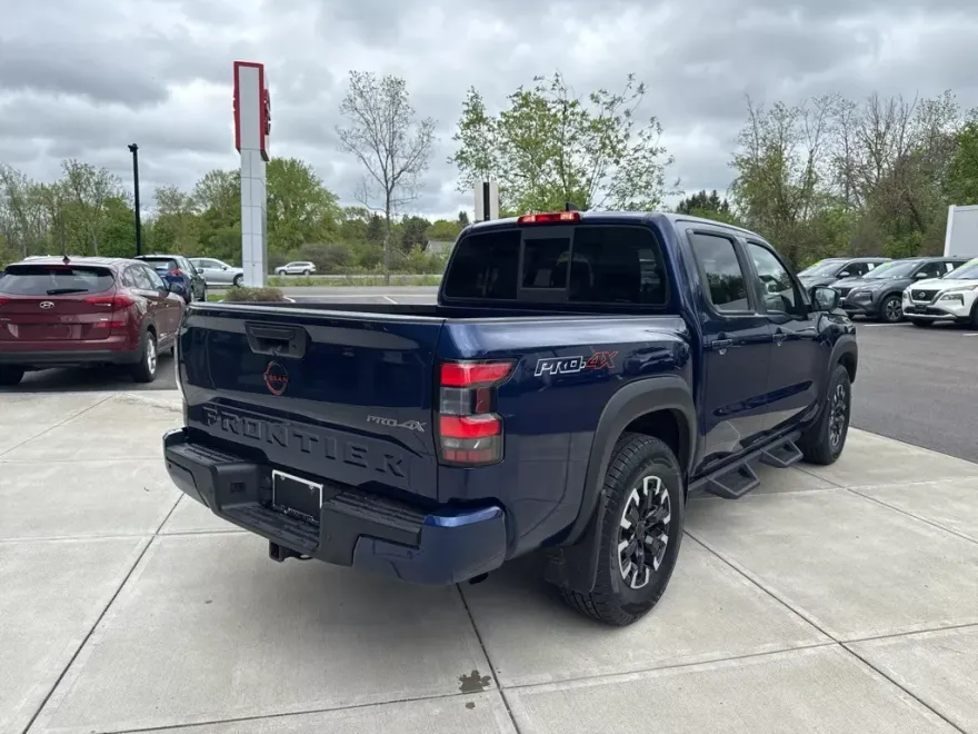 2022 Nissan Frontier PRO-4X photo 1
