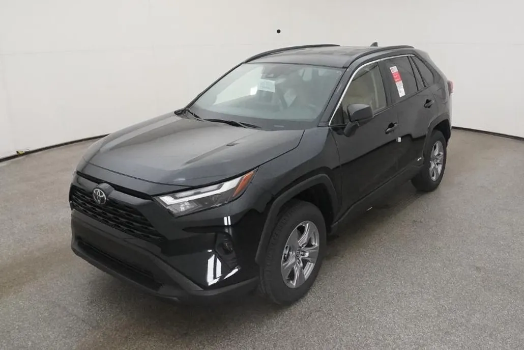 2025 Toyota RAV4 Hybrid LE photo 1
