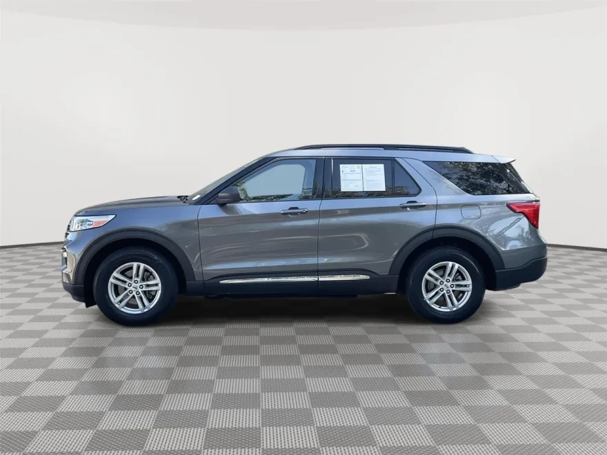 2024 Ford Explorer XLT photo 1