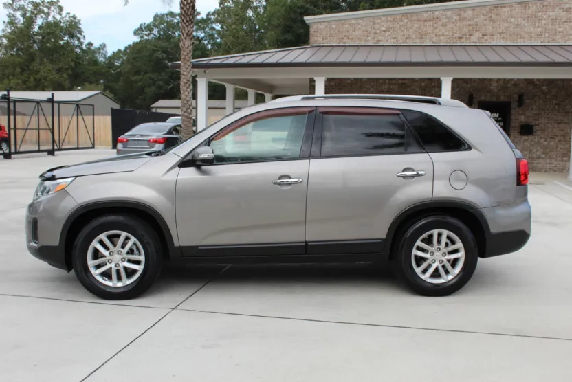 2015 Kia Sorento LX V6 photo 1