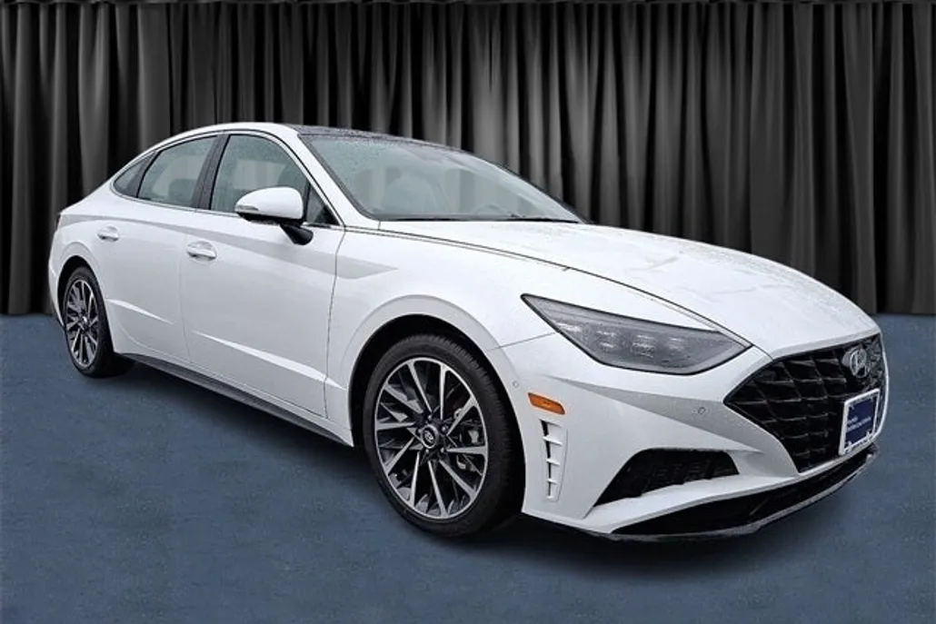 2022 Hyundai Sonata Limited photo 1