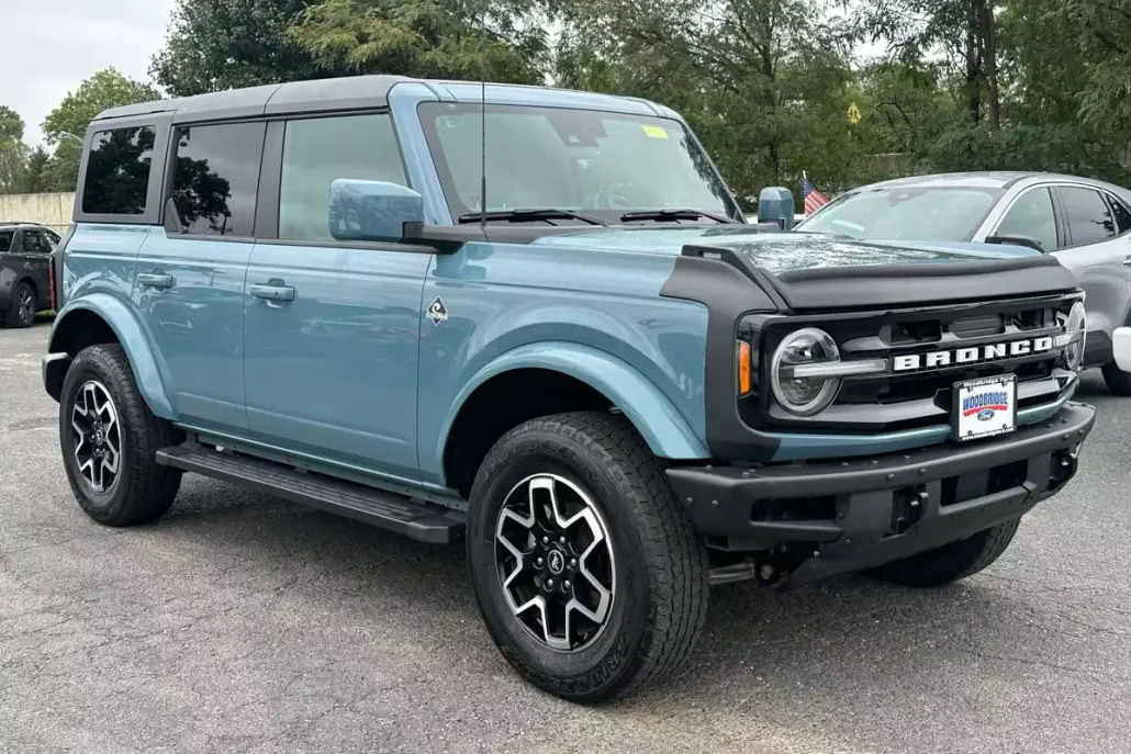 2022 Ford Bronco Base Big Bend Black Diamond Outer Banks photo 1